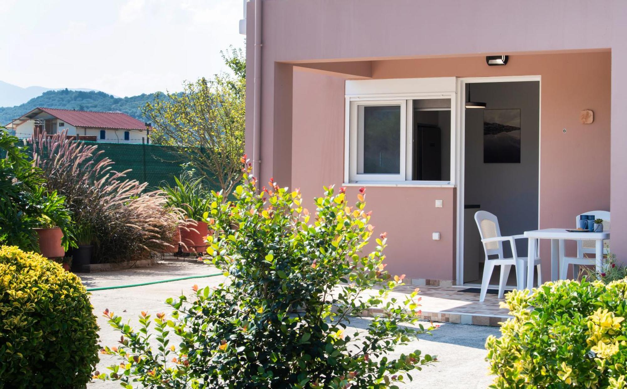 Ruellia Luxury Apartments Kalligoni Luaran gambar